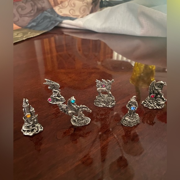 ❌❌ SOLD ❌❌ Medieval Pewter Miniatures With Gems Set of 6 Vintage Collectible - Picture 12 of 15